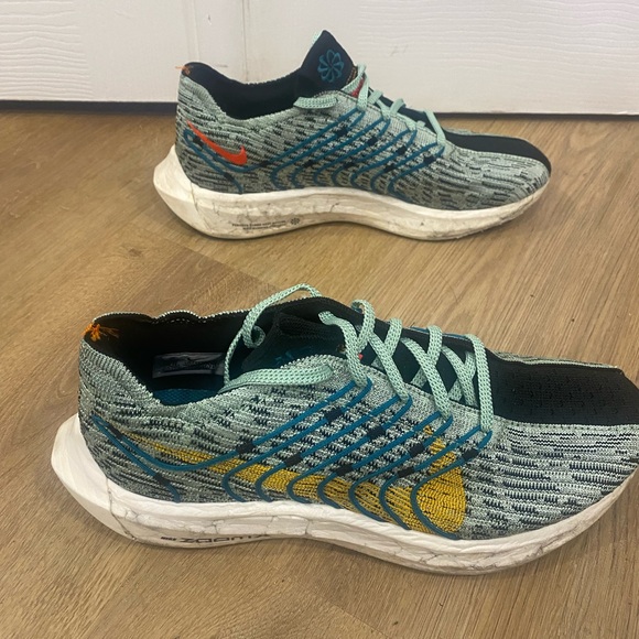Nike Zoom Max woman’s 8. - Picture 4 of 7